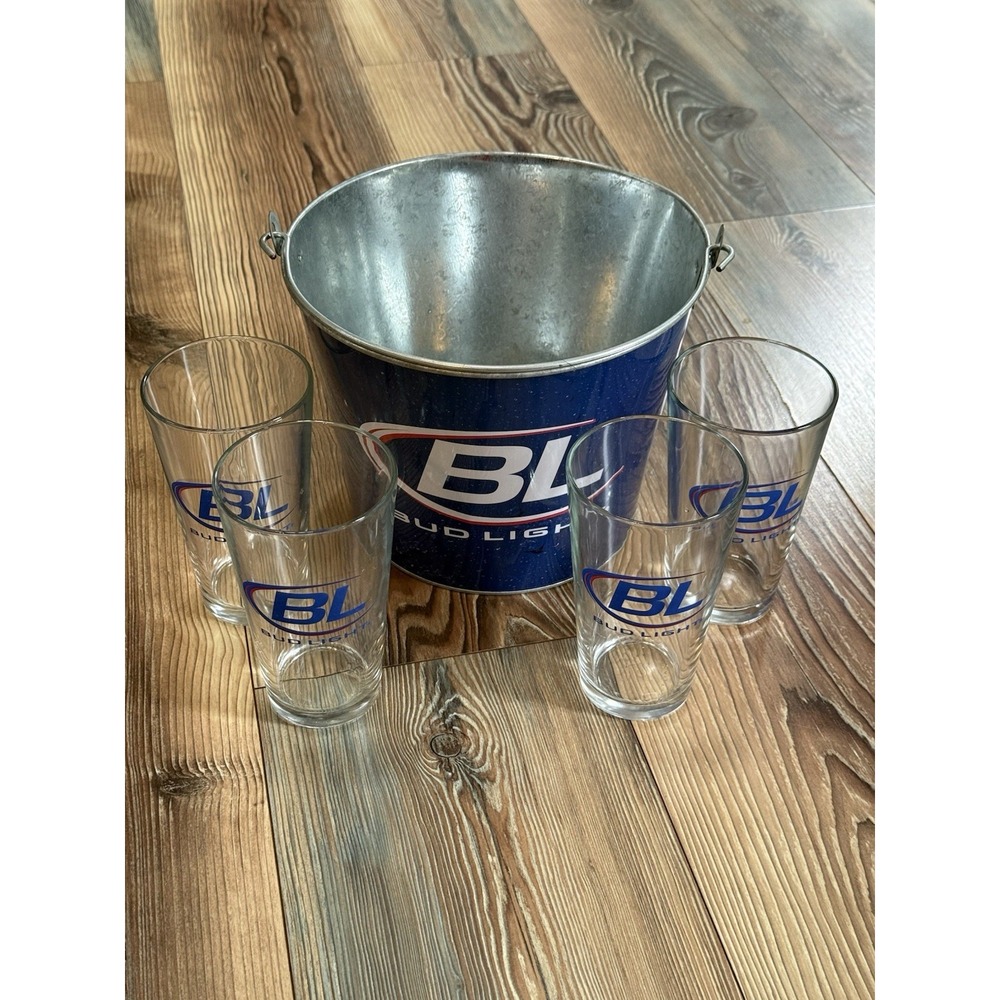 Bud Light Beer Metal Bucket with 4 Pint Glasses – Bar Set